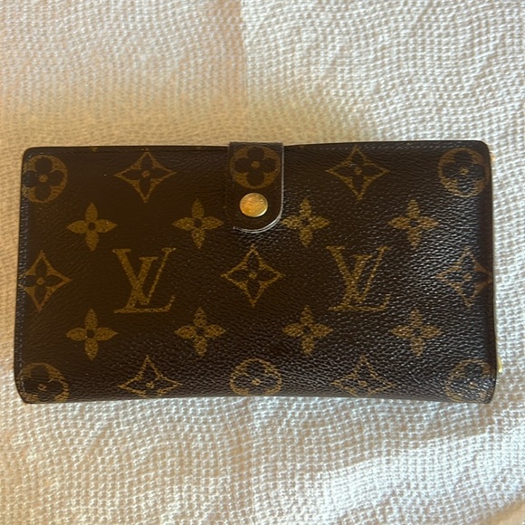 Authentic Louis Vuitton Wallet - Picture 1 of 9